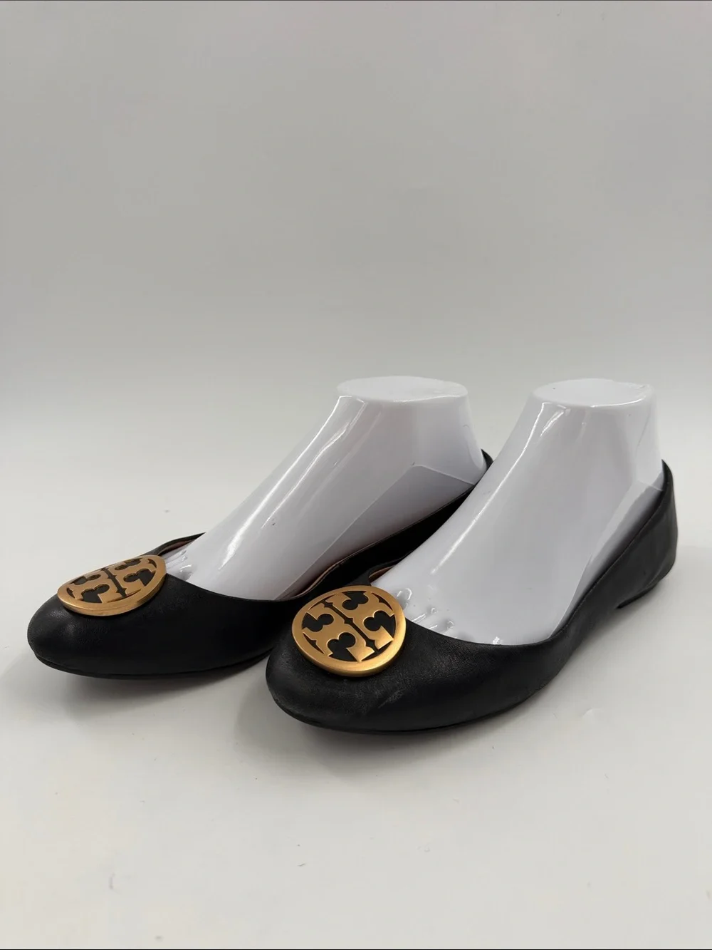 Tory Burch Benton Ballet Flats Black Nappa Leather Size 7.0 Gold Logo Medallion